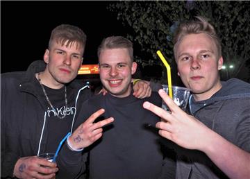 Dieser Abend macht den jungen Männern beste Laune. &quot;Rock in den Mai 2019&qu...