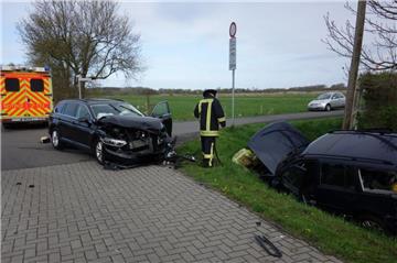 Dieser Autounfall in Bremerhaven war nur einer von einer Reihe von schweren Unfällen in der Region am Karfreitag.