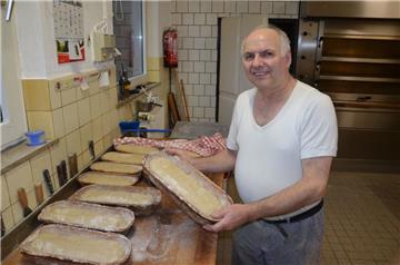 Dieser Fischer ist ein Bäcker: Der Ruhwarder Rainer Fischer ist Butjadingens letzter Handwerksbäcker. 