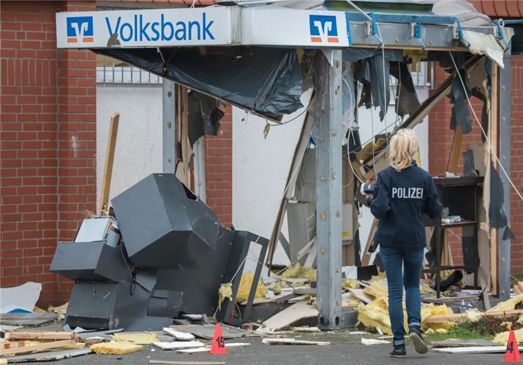 Dieser Geldautomat wurde im Dezember 2015 im niedersächsischen Hambühren gesprengt. In diesem Jahr sind bereits jetzt mehr Automaten gesprengt worden als 2015.