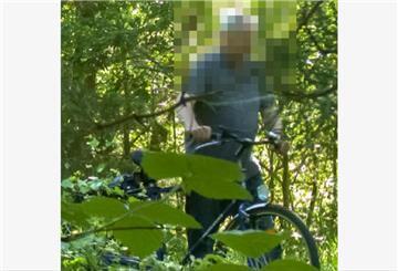 Dieser Mann wird von der Polizei als Zeuge gesucht.