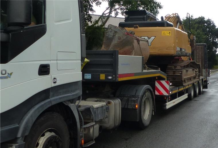 Dieser Schwertransport bracht mehr als zehn Prozent Übergewicht auf die Waage.