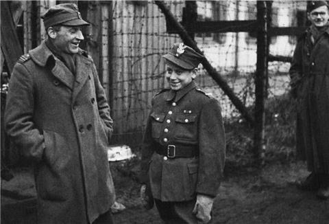 Dieses Foto von dem damals 15-jährigen Janusz „Lisek“ Pilchowski wurde am Tag nach der Befreiung des Stalag X B aufgenommen.