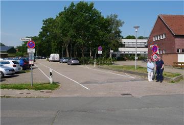 Dieses Gelände möchte das Ehepaar Fritz umgestalten, um zukünftig Verkehrschaos zu vermeiden.