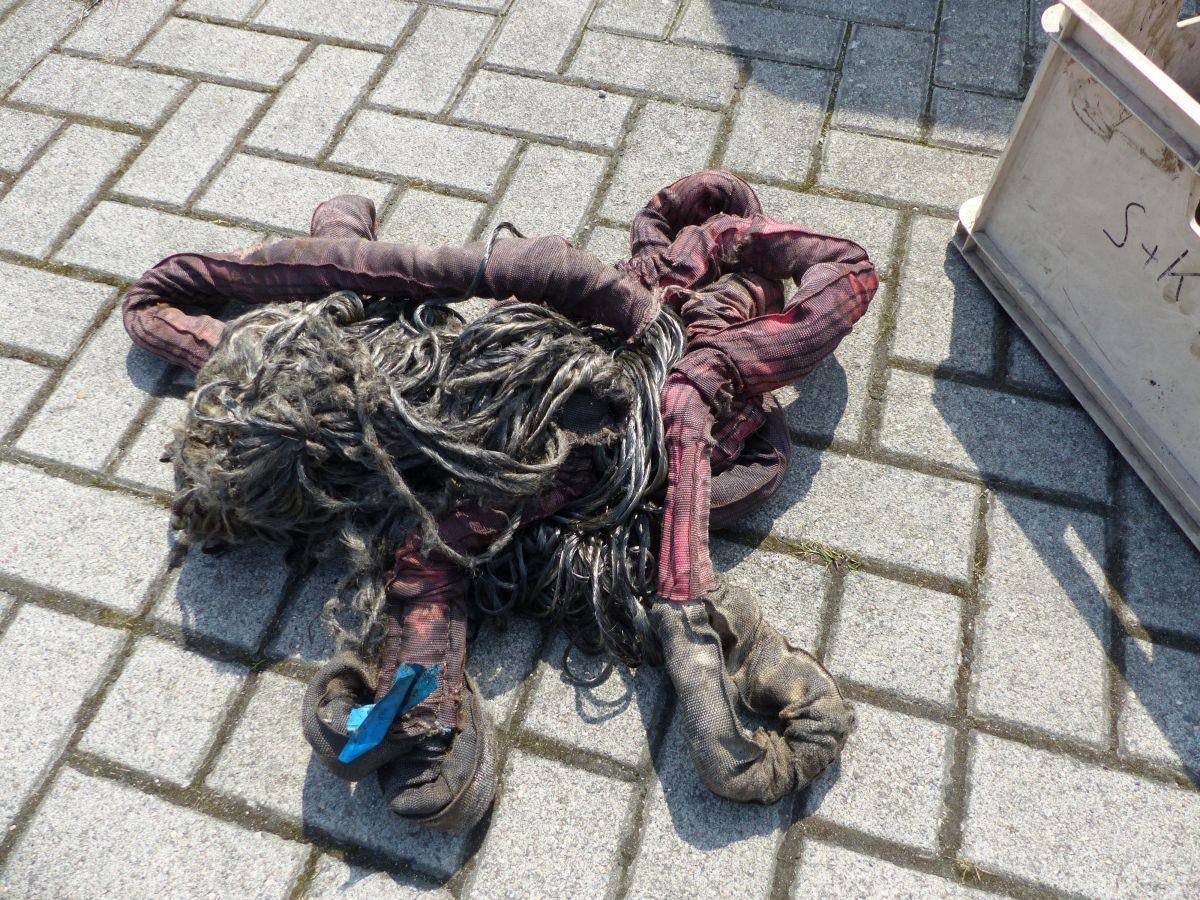 Dieses Hindernis lag in Flögeln auf der Straße und hat zu einem Unfall geführt.