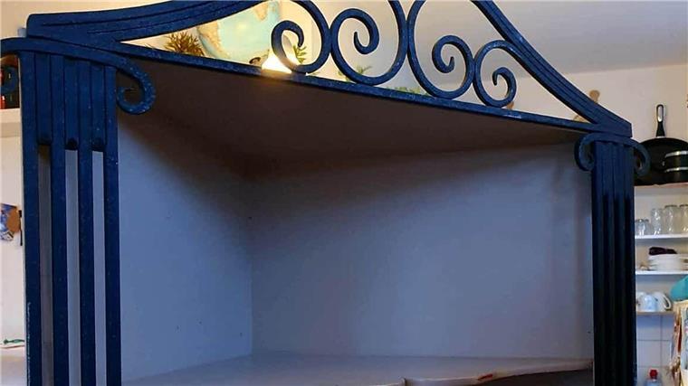 Dieses Regal aus dem Hause Liz Taylor befindet sich in Bremerhaven.