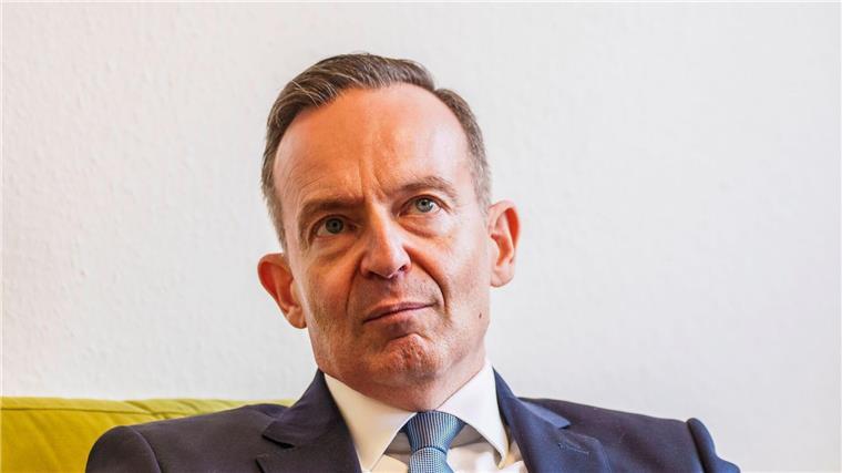 Wissing zu Regulierung von KI: Präzision vor Geschwindigkeit Digitalminister Volker Wissing vermutet große Auwirkungen von KI auf die Wettbewerbsfähigkeit europäischer Volkswirtschaften.