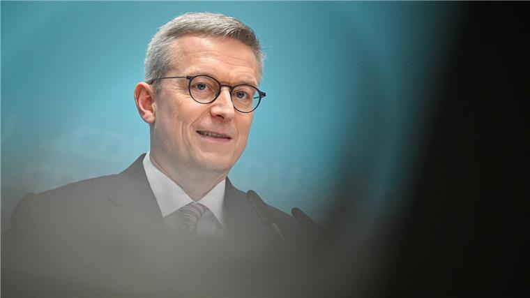 Digitalminister Wildberger hat sich dafür ausgesprochen, das europäische Digitalgesetz DSA konsequent durchzusetzen. (Archivbild)