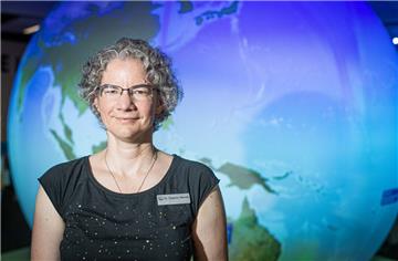 Diplom-Geophyskerin Susanne Nawrath ist Ausstellungsleiterin im Bremerhavener Klimahaus. Sie erklärt, wofür der Weltüberlastungstag steht. 