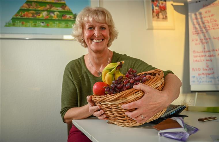 Achtsam ins neue Jahr: Mehr Genuss und weniger Druck Diplom Oecotrophologin und Ernährungstherapeutin Petra Hencken.