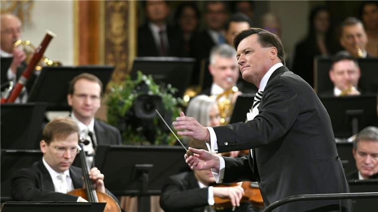 Thielemann folgt auf Barenboim in Berlin Dirigent Christian Thielemann und die Wiener Philharmoniker beim Neujahrskonzert 2019.