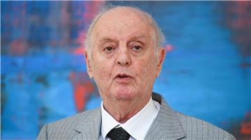 Dirigent Daniel Barenboim gastiert mit den Berliner Philharmonikern in Georgien.