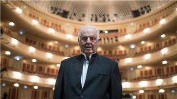 Dirigent Daniel Barenboim im Saal der Staatsoper in Berlin.