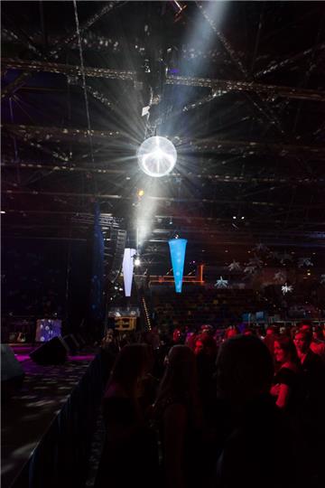 Disco-Feeling beim Weihnachtszauber 2017 in der Bremerhavener Stadthalle. Foto: ...