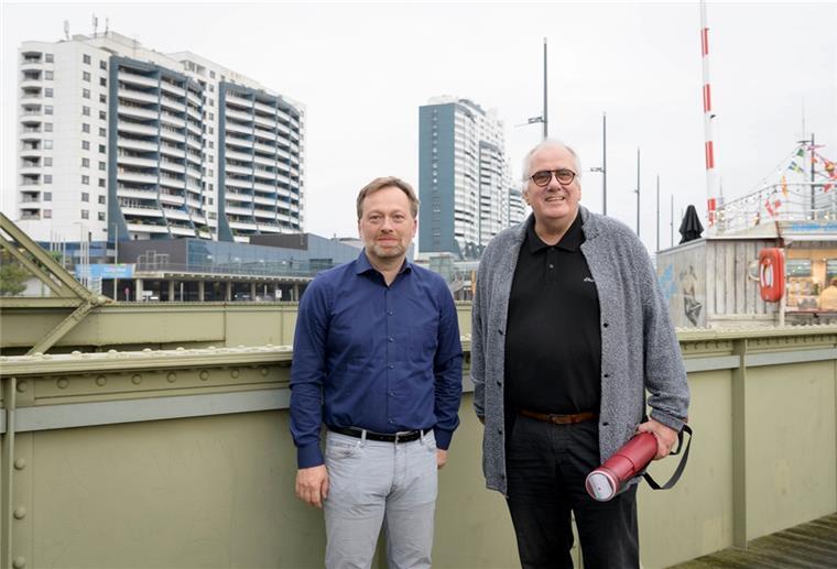 Diskutieren im Ausschuss mit weiteren Architekten über die Innenstadt: Martin Seitz und Wolfgang Ehlers.