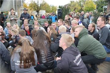 Dörfer der Börde Sittensen jubelten gemeinsam über den Schmuckwagen-Vizetitel. 