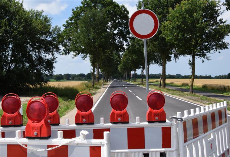Donnerstag werden die Schilder an der L 122 zwischen Ostereistedt und Rhadereistedt abgebaut, die erneuerte Strecke wird danach für den Verkehr freigegeben. 