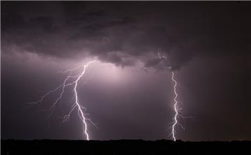 Donnerwetter: Das Jahr 2016 war ein gewitterreiches Jahr. Die Wetter-App Morecast hat sämtliche Blitze dokumentiert.