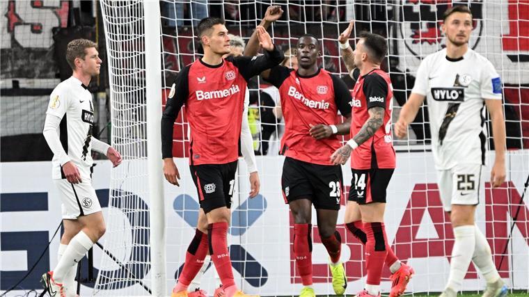 Stürmer Schick meldet sich mit Doppelpack zurück Doppelpack im Pokal: Patrik Schick (li.).