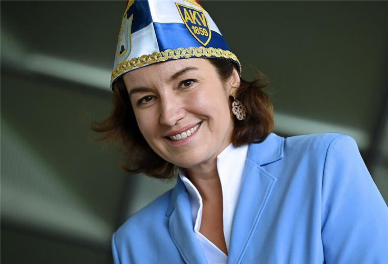 Dorothee Bär (CSU) ist erst die 9. Frau, die den Orden erhält.