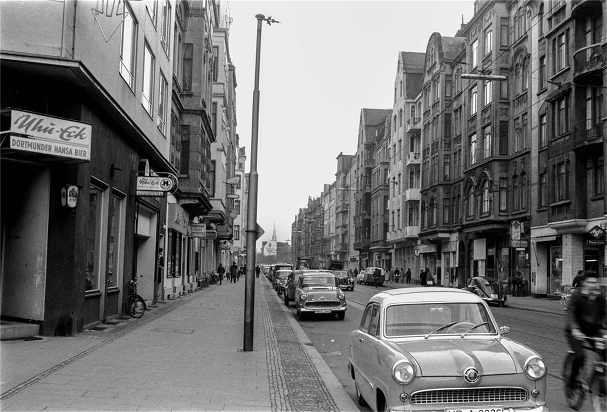 Dort wo in den 1960er Jahren die Kneipe "Uhu-Eck" war, ist heute das "Hangover".