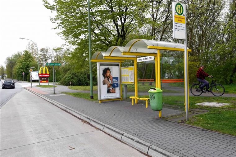 Geestemünde bekommt ein neues Polizeirevier Dort, wo jetzt die Bäume hinter der Bushaltestelle stehen, soll das neue Polizeirevier Geestemünde gebaut werden.