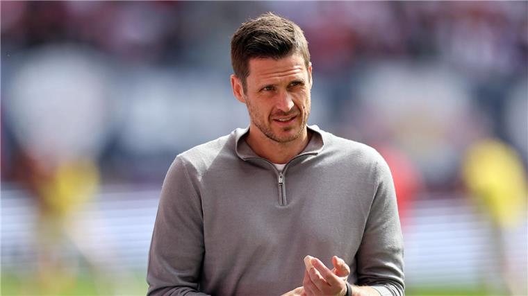 Dortmunds Sportdirektor kritisiert die Leistung seiner Mannchaft in der ersten Halbzeit.