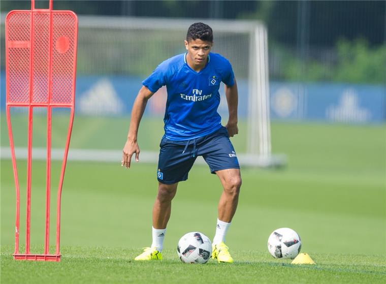 Douglas Santos (Foto) kommt mit dem Kollegen Cleber nach Bremerhaven.