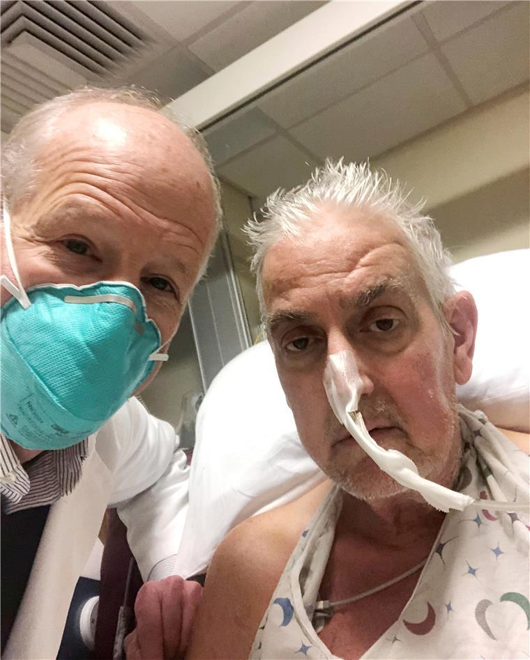 Erstmals weltweit: Mann (57) bekommt Schweineherz transplantiert Dr. Bartley Griffith (l.) und sein Patienten David Bennett in Baltimore.