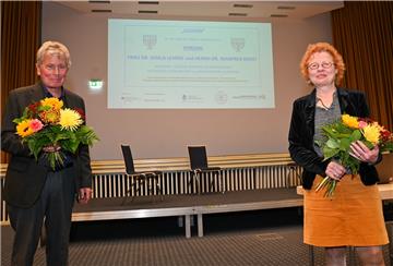 Dr. Gisela Lehrke und Dr. Manfred Ernst wurden als „Lichter“ für das jüdische Leben in Bremerhaven geehrt. 