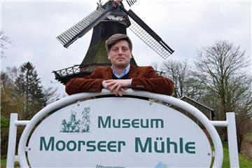 Dr. Jan Christoph Greim lässt die Moorseer Mühle hinter sich. Er wird zukünftig im Bremer Überseemuseum tätig sein.