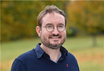 Dr. Robert Hitsch ist Chefarzt und leitet die Klinik für Psychiatrie und Psychotherapie am Ameos-Klinikum Seepark Geestland.