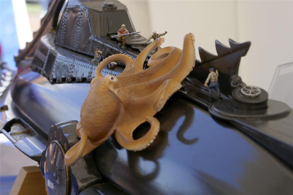Dramatische Szenen ereigneten sich auf der &quot;Nautilis&quot; bei den Modellschiffbauern. - Foto: Scheschonka