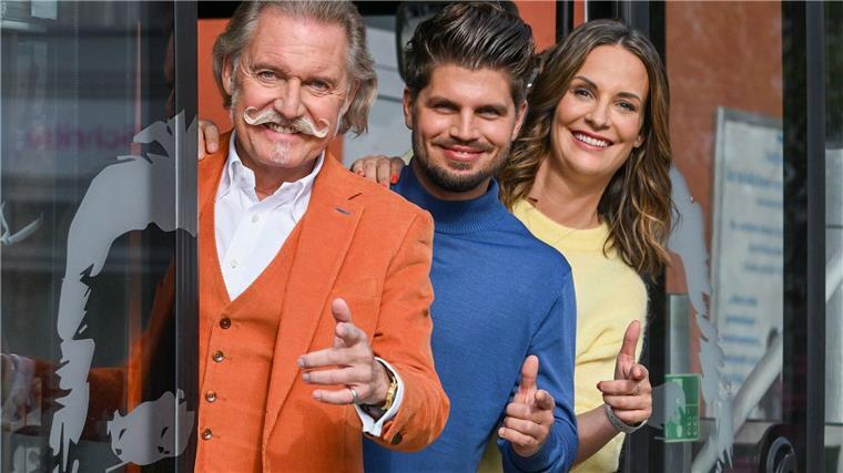 TV-Anwalt Lenßen: Gesetze gegen Gewalt endlich auch anwenden Drei im Dienst der Gerechtigkeit: Ingo Lenßen, Lennart Hartmann und Lisa Cramer.