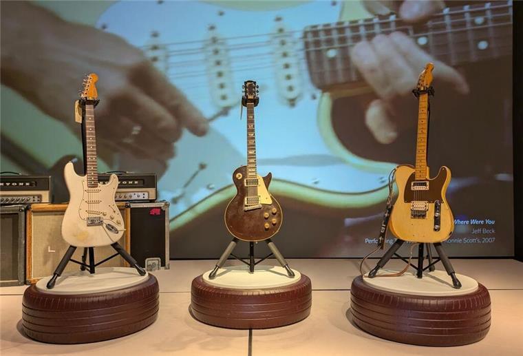 Drei legendäre Gitarren von Jeff Beck - „Anoushka“, „The Oxblood“ und „The Tele-Gib“