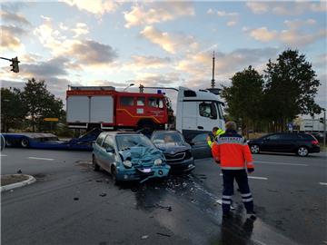 Drei Personen wurden bei einem Unfall auf der K58 in Schiffdorf verletzt.