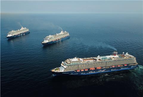 Drei TUI-Kreuzliner haben sich getroffen, um die Crew zusammenzufassen. Darunter war auch das „Mein Schiff 4“
