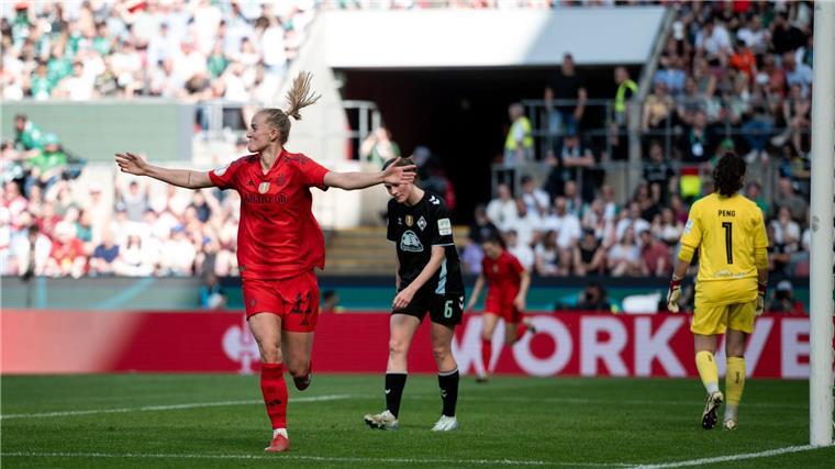 Tränen und Party-Befehl: Bayern-Frauen holen erstes Double Dreier-Pack im Finale von Köln: Lea Schüller