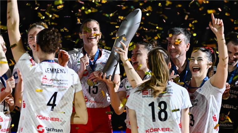 Dresden holte sich den Pokal in der vergangenen Saison.