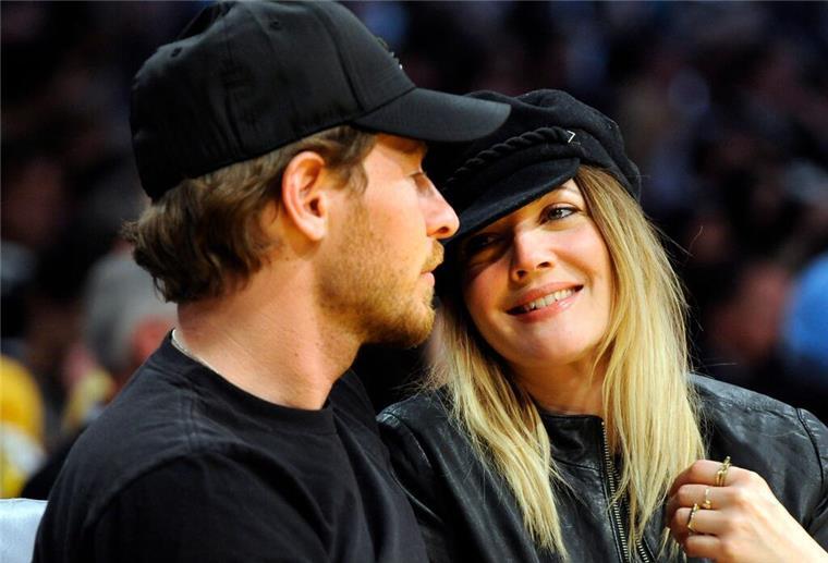Das kleine Mädchen aus „E.T.“ - Drew Barrymore - wird 50 Drew Barrymore und ihr damaliger Ehemann Will Kopelman im Jahr 2011 in Los Angeles.