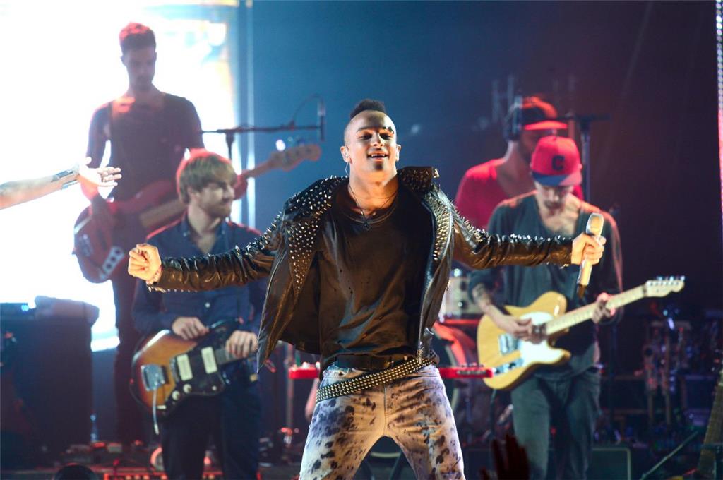 DSDS-Sieger Prince Damien beim Auftritt in der Stadthalle Bremerhaven.