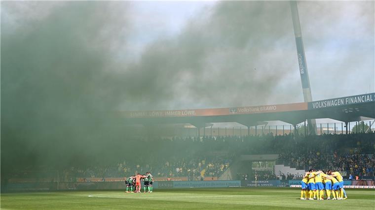 Duell zweier Erzrivalen: Eintracht Braunschweig gegen Hannover 96.