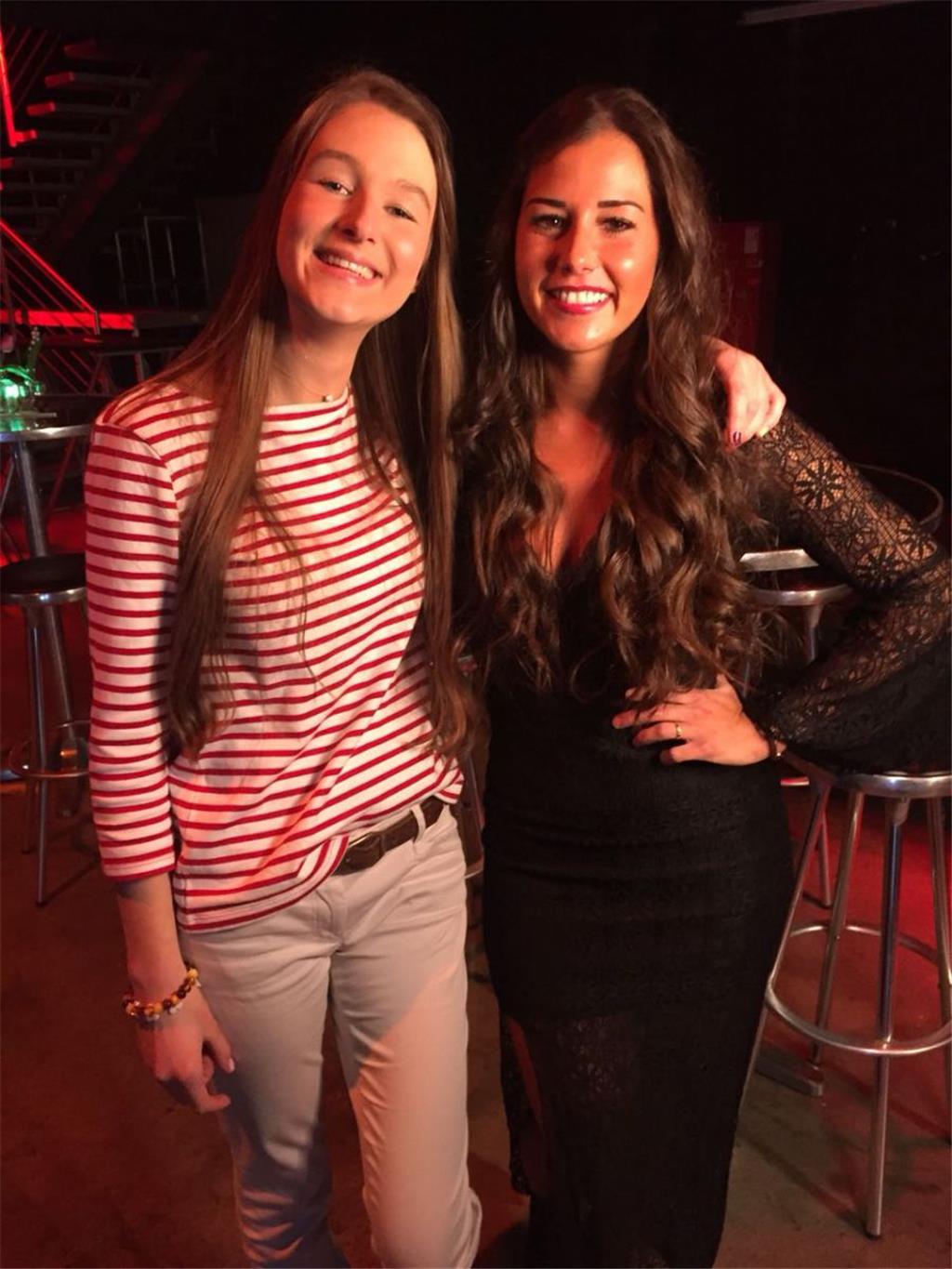 Duett mit großem Vorbild: RTL lud sie a dazu ein, bei der Auftaktshow von „Let’s Dance“ ihr großes Idol zu treffen: die Sängerin Sarah Lombardi. Und mit ihr durfte sie dann auch ihren Lieblingssong vortragen: „She will be loved“.