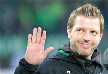 Durchaus möglich, dass Werder-Trainer Florian Kohfeldt im Training an einem geheimen Plan gearbeitet hat.