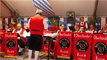 Echte bayerische Volksmusik. Oktoberfest in Nordholz. Foto: Heid