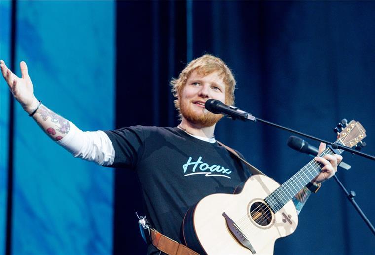 Ed Sheeran landete den offiziellen deutschen Sommerhit mit seinem Ohrwurm „Bad Habits“.