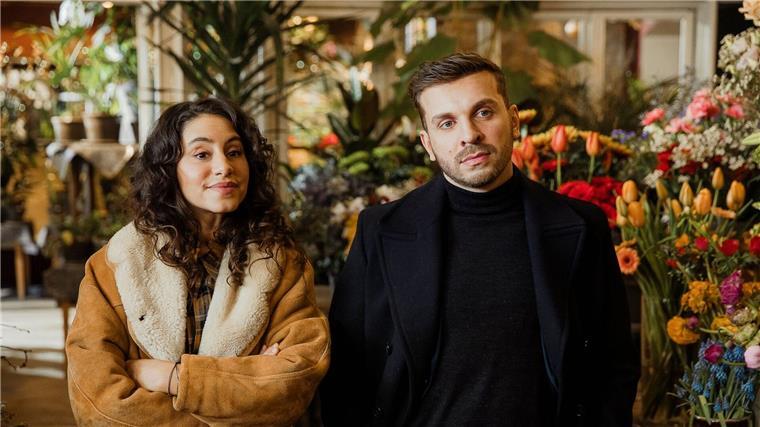 Die Filmstarts der Woche Edin Hasanovic als Jakob und Almila Bagriacik als Marie in einer Szene des Films „Trauzeugen“.