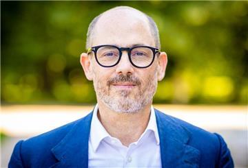 Edward Berger ist durch seine Mutter Schweizer und durch den Vater Österreicher - sein neuer Film „Konklave“ startet am 21. November im Kino.