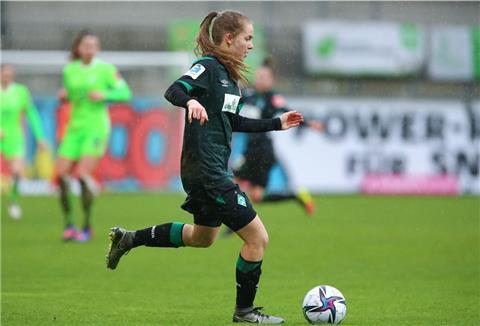 Eefje Bötjer bei ihrem Bundesliga-Debüt gegen den VfL Wolfsburg.
