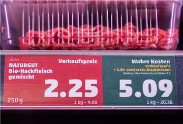 Egal ob Klimawandel oder Wasserverschmutzung: Viele Umweltschäden, die die Landwirtschaft verursacht, werden bislang bei den Lebensmittelpreisen nicht oder nicht ausreichend berücksichtigt.